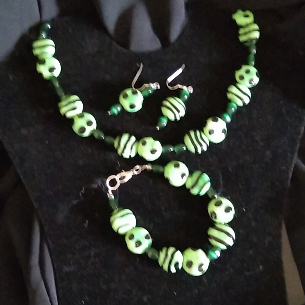 🆕Necklace bracelet earrings